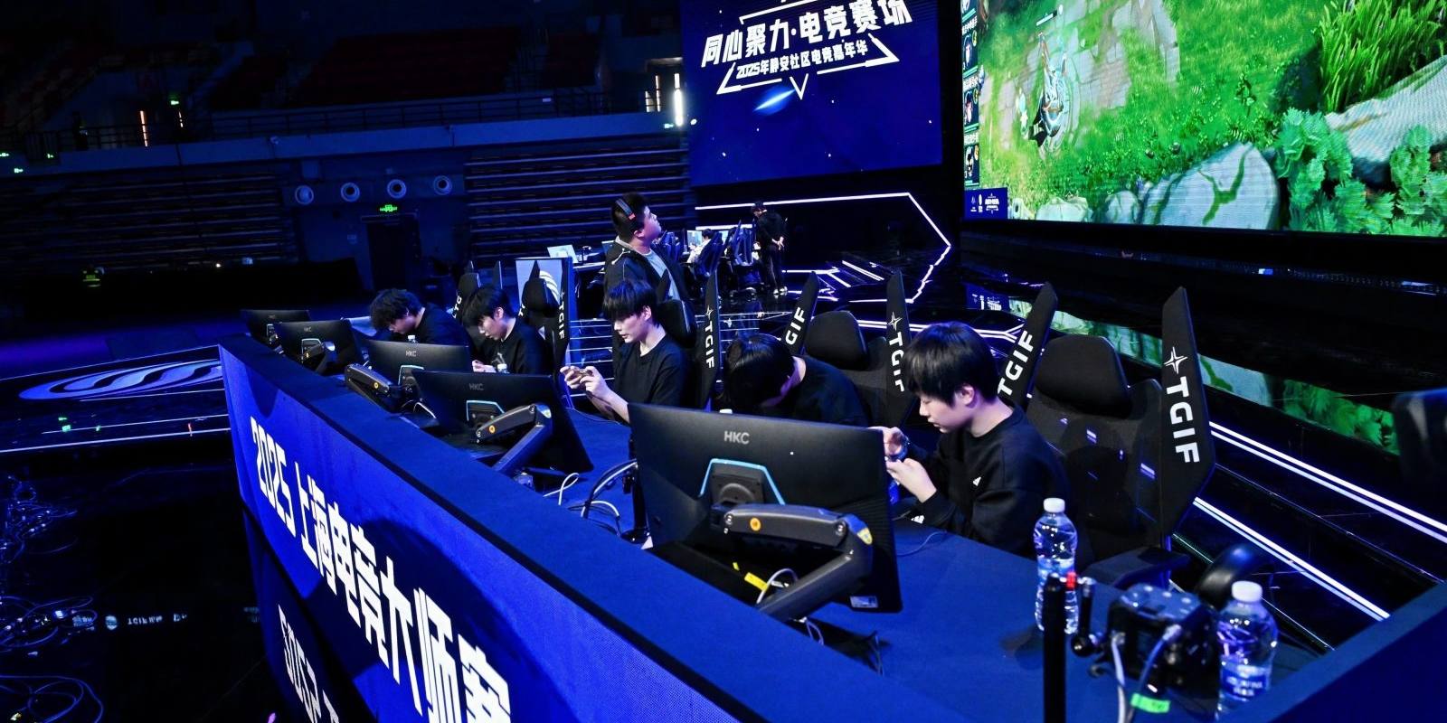 S16英雄联盟总决赛主视觉舞台